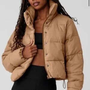 Alo yoga gold rush puffer jacket small s